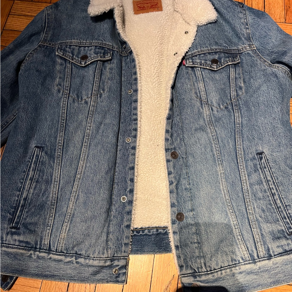 Levi denim jacket with sherpa lining